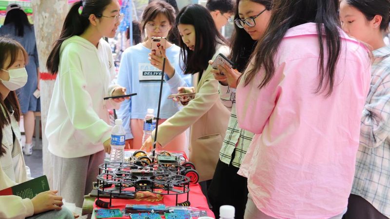 智能客服自动回复：如何选择合适的加盟代理？**